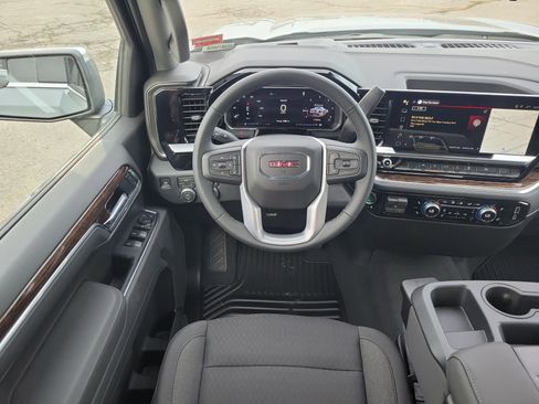 New 2026 GMC Sierra 1500 SLE image 19