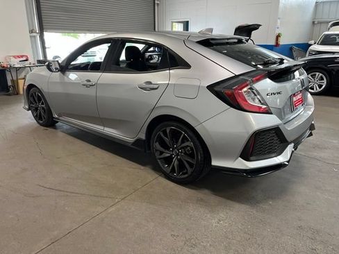 Used 2018 Honda Civic Sport image 5