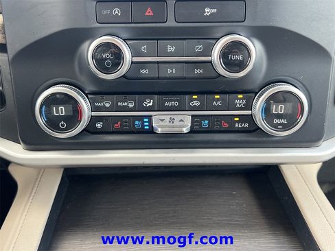 Used 2024 Ford Expedition Max Limited image 9