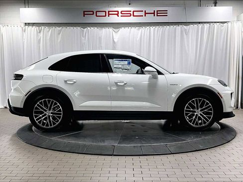 Used 2026 Porsche Macan 4 Electric image 10
