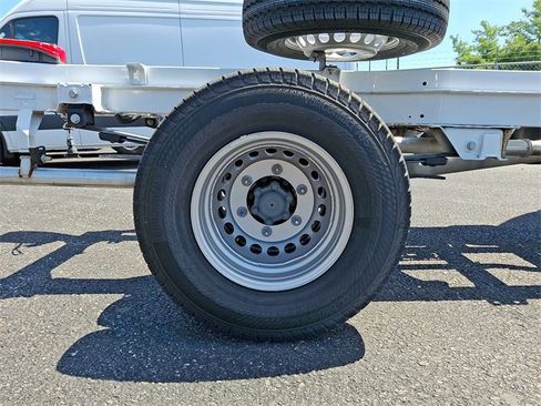 Used 2024 Mercedes-Benz Sprinter 4500 image 10