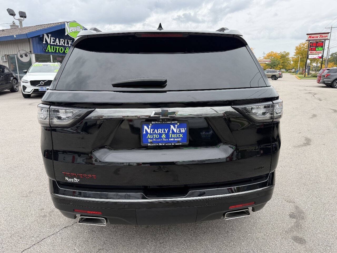 Used 2021 Chevrolet Traverse Premier w/ Redline Edition AWD/4WD image 4