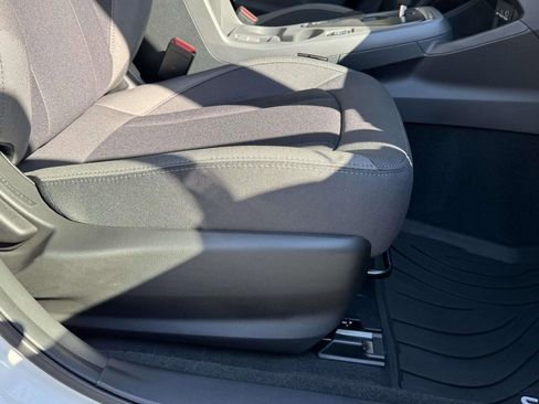 Certified 2025 Subaru Crosstrek 2.0i Premium image 9