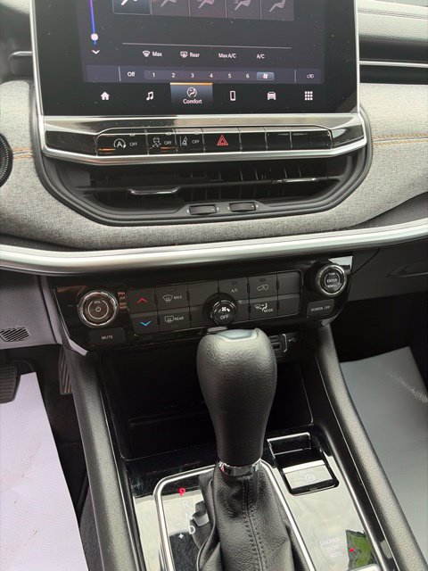 Used 2022 Jeep Compass Sport AWD/4WD image 19