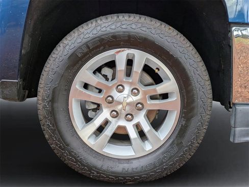 Used 2018 Chevrolet Silverado 1500 LT w/ All Star Edition image 10