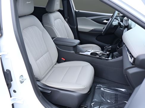 Used 2025 Buick Envista Avenir FWD image 20