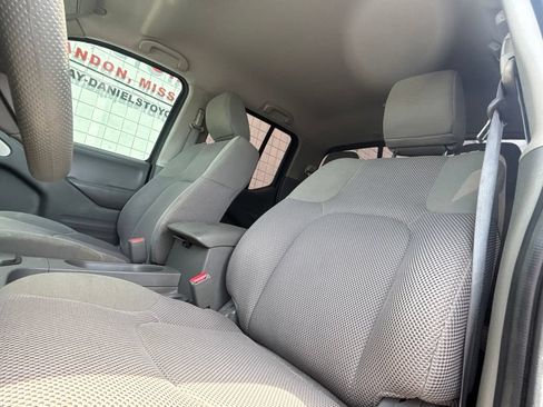 Used 2020 Nissan Frontier SV w/ Midnight Edition Floor Mats RWD image 9
