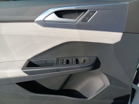New 2025 Volkswagen Taos SE image 11