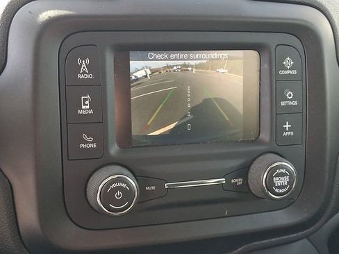 Used 2019 Jeep Renegade Sport w/ Sport Appearance Group image 18