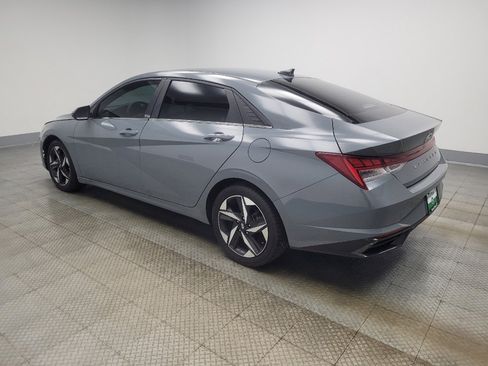 Used 2022 Hyundai Elantra SEL w/ Convenience + Premium Package image 3