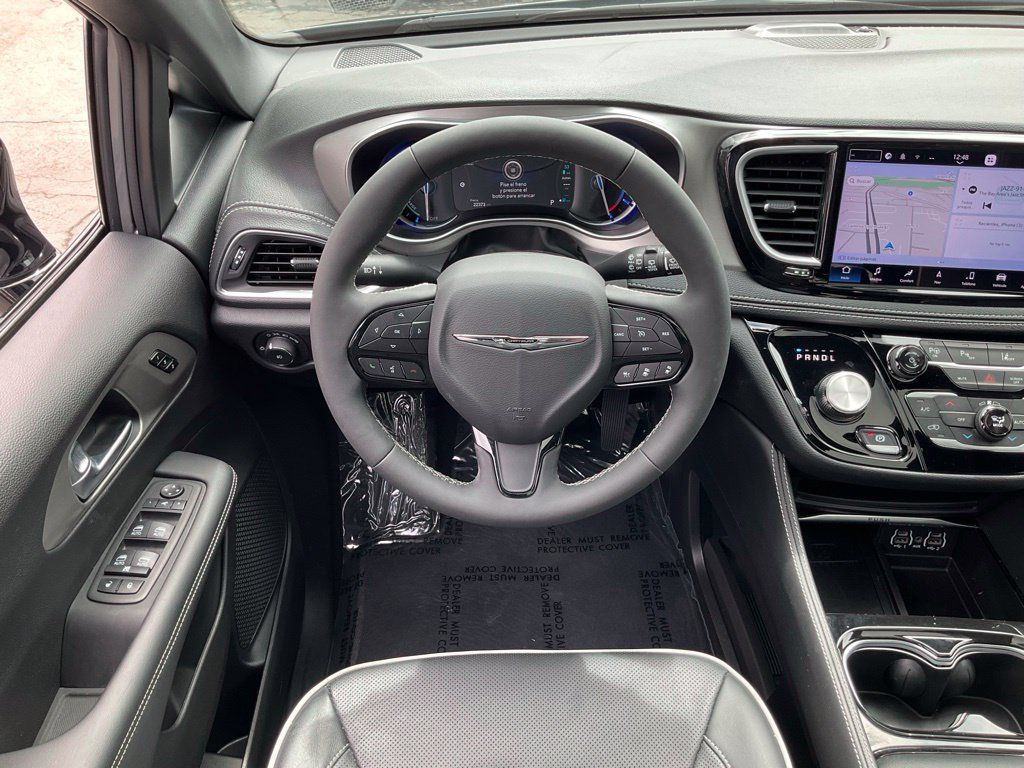 Used 2023 Chrysler Pacifica Limited w/ S Appearance Package FWD image 37