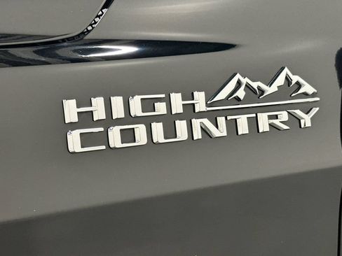 Used 2021 Chevrolet Tahoe High Country w/ Premium Package RWD image 35