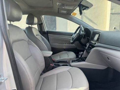 Used 2017 Hyundai Elantra Limited w/ Limited Tech Package 04 image 21