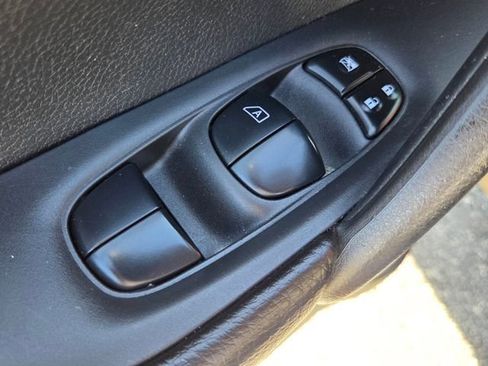 Used 2019 Nissan Rogue Sport S image 31