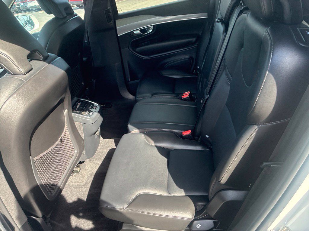 Certified 2024 Volvo XC90 B5 Core w/ Climate Package AWD/4WD image 9