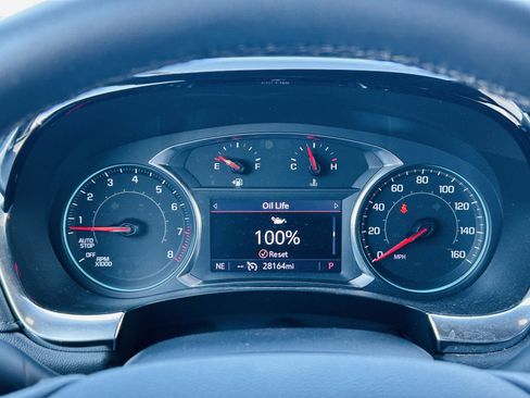Used 2023 Chevrolet Traverse LT FWD image 19