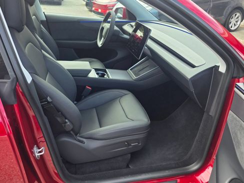 Used 2026 Tesla Model Y AWD image 13