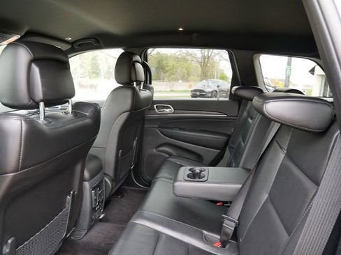 Used 2018 Jeep Grand Cherokee Limited w/ Trailer Tow Group IV AWD/4WD image 9
