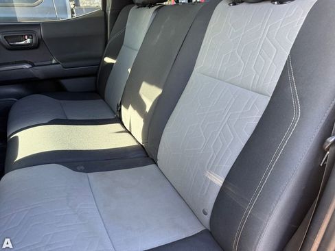 Used 2021 Toyota Tacoma TRD Sport w/ Technology Package RWD image 7