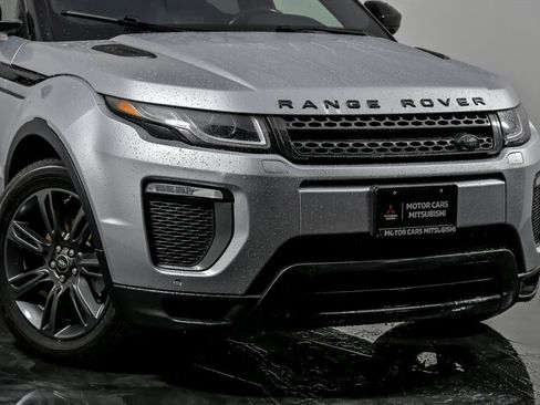 Used 2019 Land Rover Range Rover Evoque SE Premium AWD/4WD image 2