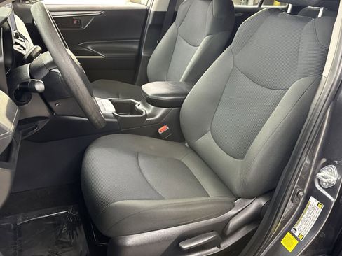 Used 2025 Toyota RAV4 LE AWD/4WD image 14