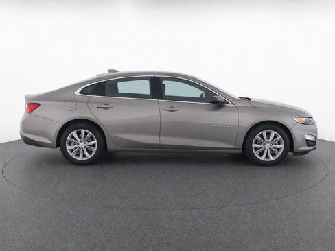 Used 2025 Chevrolet Malibu LT FWD image 9