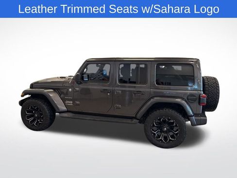 Used 2018 Jeep Wrangler Unlimited Sahara w/ Dual Top Group image 18