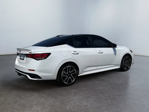 Used 2025 Nissan Sentra SR w/ SR Premium Package FWD image 3