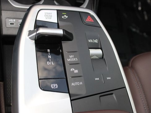 Used 2024 BMW X1 xDrive28i w/ Technology Package image 16