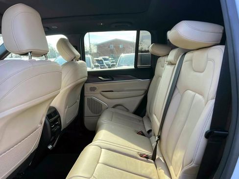 Used 2022 Jeep Grand Cherokee Limited 4xe image 10