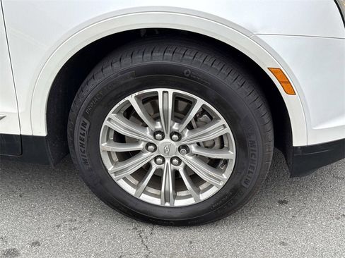 Used 2017 Cadillac XT5 Luxury w/ LPO, Wheel Lock Package image 9