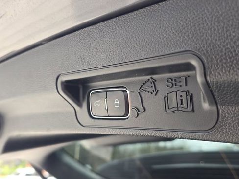 Used 2023 Ford Explorer XLT w/ Equipment Group 202A image 13