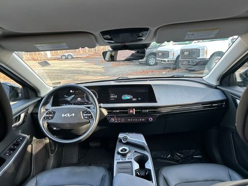 Used 2022 Kia EV6 Light image 24