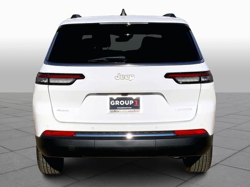 New 2025 Jeep Grand Cherokee L Laredo image 4