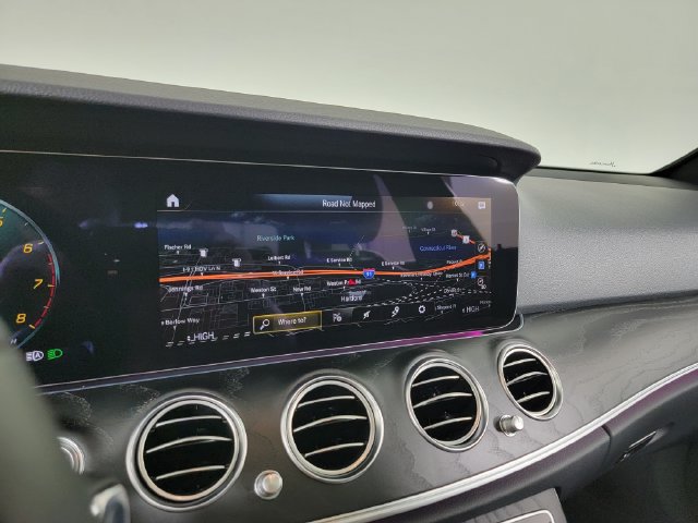 Used 2023 Mercedes-Benz E 350 4MATIC Sedan image 32