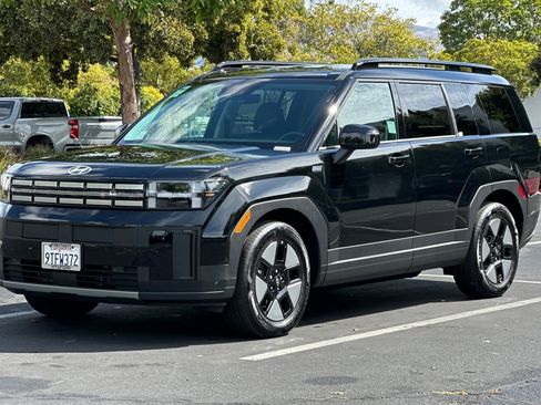 Certified 2025 Hyundai Santa Fe SEL image 7