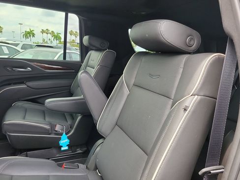 Used 2021 Cadillac Escalade ESV Premium Luxury w/ Performance Package RWD image 15