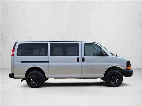 Used 2015 Chevrolet Express 2500 LS RWD image 4