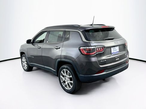 Used 2022 Jeep Compass Latitude AWD/4WD image 7