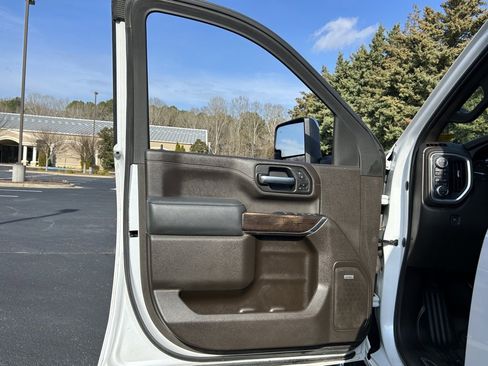 Used 2022 GMC Sierra 3500 Denali image 59