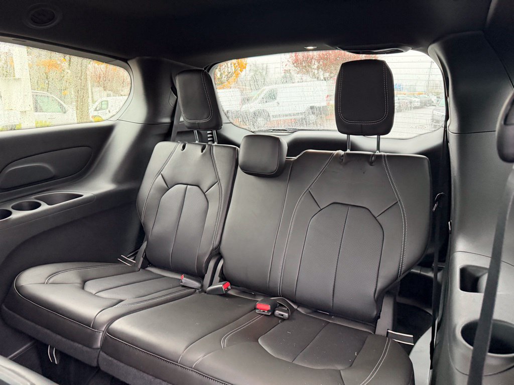 New 2026 Chrysler Pacifica Select FWD image 30