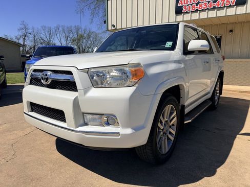 Used 2012 Toyota 4Runner Limited image 3