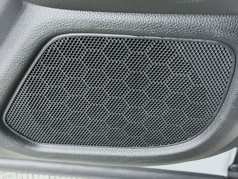 Certified 2025 Honda Pilot Touring image 18