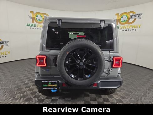 Used 2022 Jeep Wrangler Unlimited Sahara w/ Cold Weather Group AWD/4WD image 9
