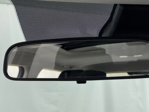 Used 2025 Hyundai Venue SEL FWD image 30