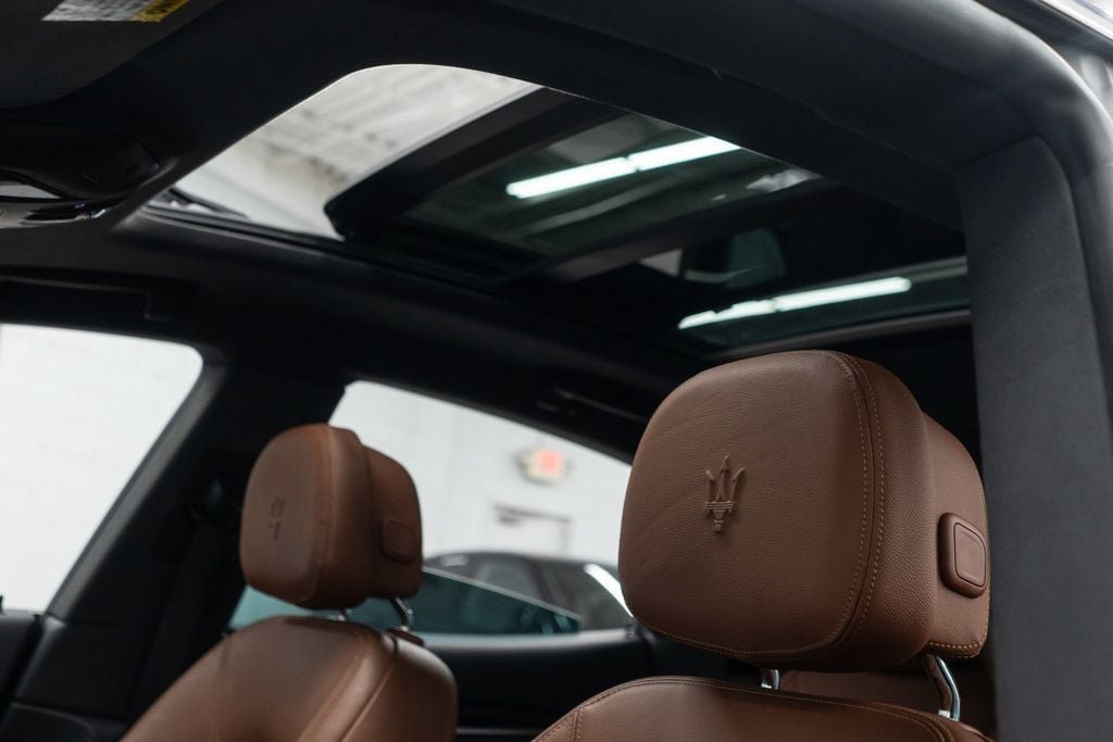 Used 2023 Maserati Levante Modena AWD/4WD image 8