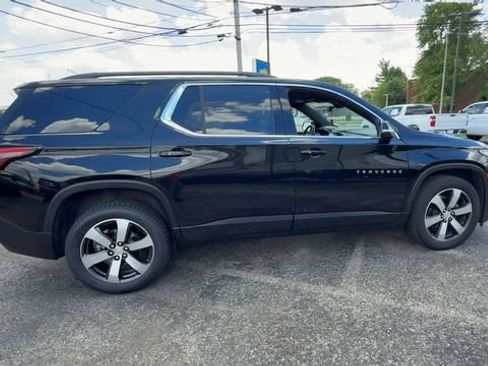 Certified 2023 Chevrolet Traverse LT w/ LT Premium Package AWD/4WD image 9