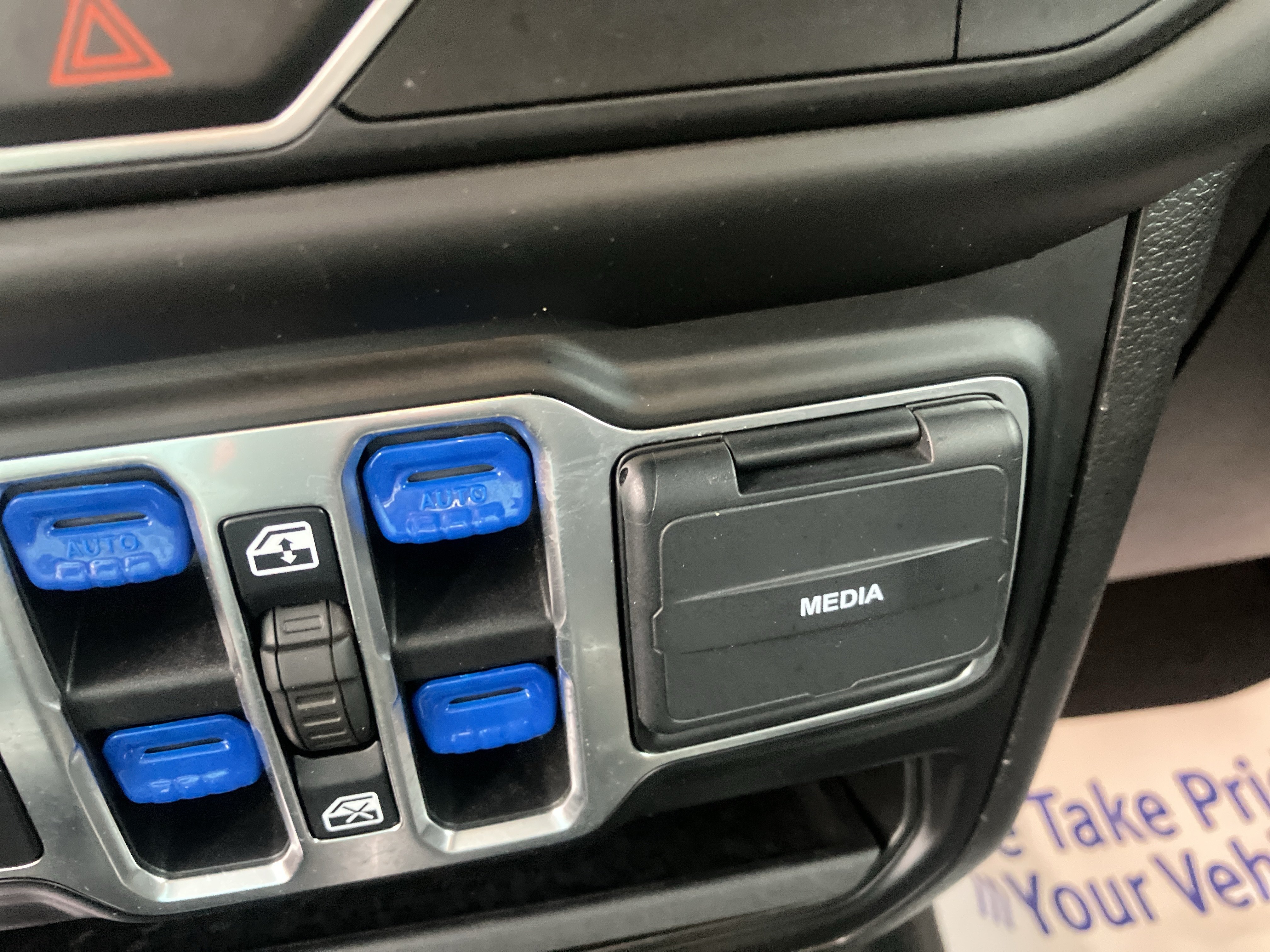 Used 2021 Jeep Gladiator Sport AWD/4WD image 25