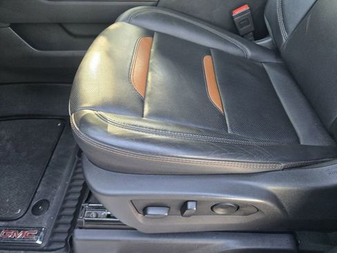 Used 2025 GMC Sierra 1500 AT4 w/ AT4 Premium Package image 24