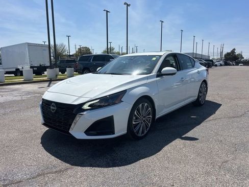 Used 2025 Nissan Altima 2.5 SL FWD image 7